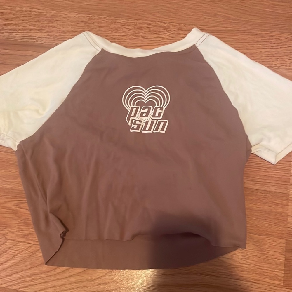Pacsun brown and white cropped tee
